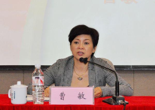 湖南省大中专学校学生信息咨询与就业指导中心主任曹敏讲话.